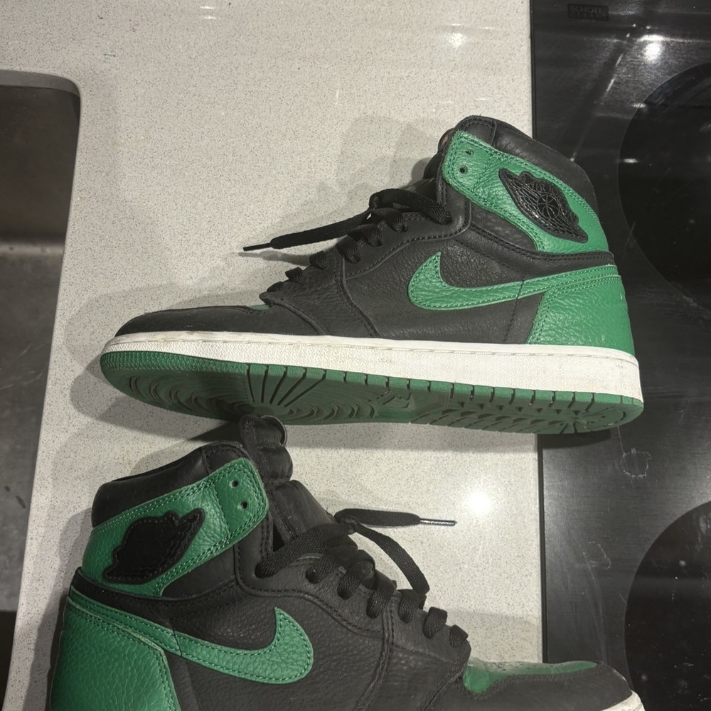 Jordon 1 Pine Green.  No Box...